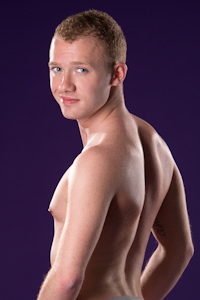picture of muscular porn star Aiden Connors | hotmusclefucker.com